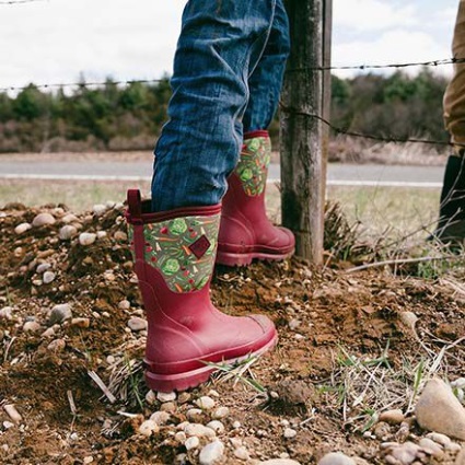 Muckboot Dames Chore Classic Mid Veggie Print Rood